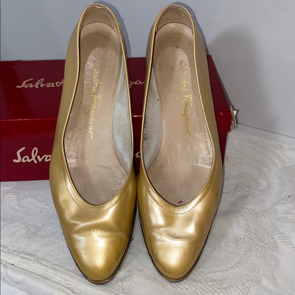 Salvatore Ferragamo Shiny Light Pearly Gold Leather Ballet Flats VTG 9.5AA